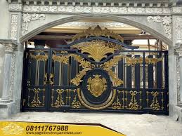 Pagar besi ukiran wa : Kelebihan Pagar Besi Tempa Dibanding Pagar Lainnya Pagar Besi Tempa Mewah Klasik Minimalis Modern Jakarta
