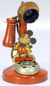 Timelesswoodshop A Walt Disney Mickey Mouse Toy Telephone Made By The Nn Hill Brass Company Circa 1930s Jouets Vintage Vieux Jouets Jouets Anciens