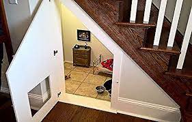 階段下のスペースにお部屋が 中を覗いてみると 叔母が作ったお部屋の正体がステキ ４枚 corobuzz 階段下の部屋 階段下 階段