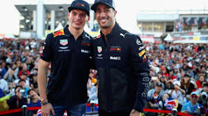 Max verstappen war direkt nach dem crash natürlich geknickt. F1 Baku 2018 Red Bull Crash What Happened Between Daniel Ricciardo And Max Verstappen In 2018 F1 Azerbaijan Grand Prix The Sportsrush