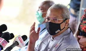 Menteri pembangunan usahawan dan koperasi, datuk seri dr wan junaidi tuanku jaffar. Malaysiakini Kl Jadi Wilayah Bebas Berniaga Mulai 15 Nov Ini Annuar