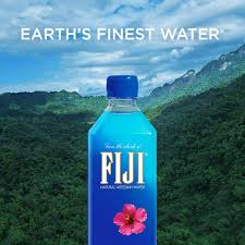 This is before welling up in an underground aquifer. Fiji Natural Artesian Water 33 Ounce Bottles Pack Of 12 By Fiji Water Amazon De Lebensmittel Getranke