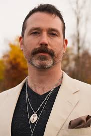 Baritone Robert Wesley Mason