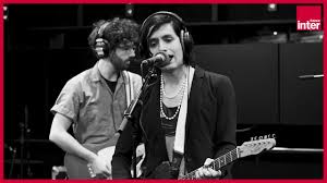 Furman formed ezra furman and the harpoons with bassist job mukkada in 2006 while studying at tufts university. I Wanna Be Your Girlfriend Ezra Furman And The Band With No Name En Live Sur France Inter Youtube
