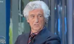 A Venezia i 78 anni di Gianni Rivera, che però persevera: "Non mi vaccino" 