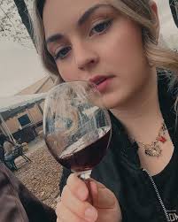 My twisted humor make him laugh so often, My honeybee, come and get this  pollen 🐝🍷✨, #twistedhumor #justgirlythings #aestheticpics #winestagram  #partnerinwine #blueberrysoda #drmartensstyle ...