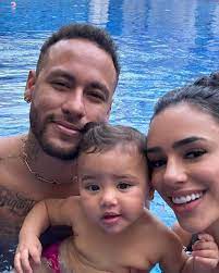 Neymar encanta ao exibir intimidade com Bruna Biancardi e Mavie na Arábia  Saudita; veja fotos | Gente | Casa Vogue