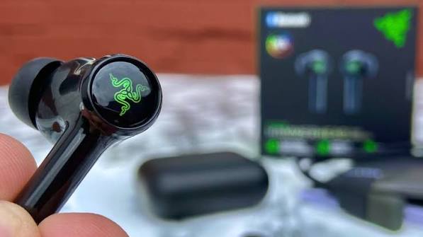 Razer Hammerhead Duo Earphones view 3