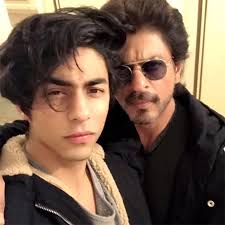 He married gauri khan on 25 october 1991. This Pic Of Shah Rukh Khan S Son Aryan Flaunting His Perfect Abs Goes Viral Bollywood News India Tv