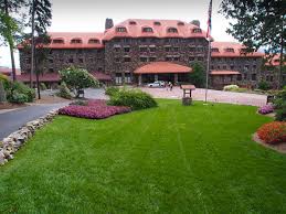 Parking is available for a fee. Fun Things To Do In Brevard Nc Grove Park Inn