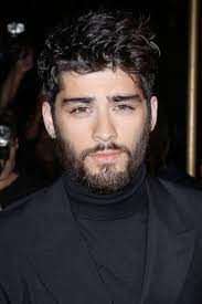 Zayn S Mane Zayn Malik S Hairstyles Over The Years Barba E Cabelo Penteados Penteados Undercut