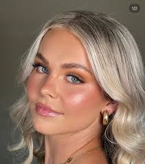 Trina Farris's Instagram, Twitter & Facebook