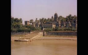 The river (1951) harriet, now an adult, narrates the story of her coming of age growing up as a british national and a daughter of a jute press manager in the bengal region of india, they living in the big house on the banks of one of. The River 1951 Jean Renoir Criterion Close Up