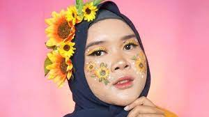 Gambar bunga di wajah simple. Inspirasi Face Painting Bunga Matahari Ala Ratri Larasati Surya