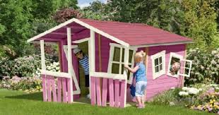 Gardenplaza Originelle Spielhauser Lassen Kinderherzen Hoher Schlagen Schrill Schief Schon Haus Fur Kinder Spielgerate Fur Den Garten Garten Schaukeln