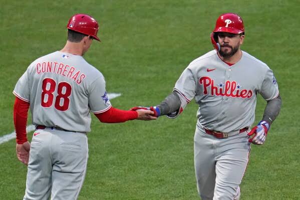 Kyle Schwarber's hot streak for Phillies continues with 2 more homers against Pirates | AP News
