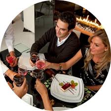 Il servizio alla russa, ormai scomparso, consisteva nel portare in tavola gli animali interi. Servizio Ai Tavoli Ecco Le Regole Base Per Non Sbagliare