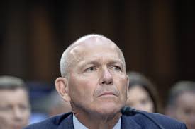 Outgoing Boeing CEO to Sit Down With Whistleblower in 'Historic' Meeting