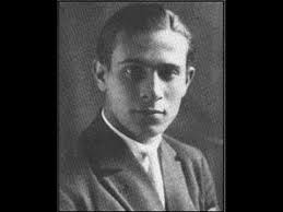 Ver las letras de tino rossi y escuchar besame mucho, le plus beau de tous les tangos du monde, l'ajaccienne, le rêve passe y más canciones! Tino Rossi Besame Mucho 1945 Youtube