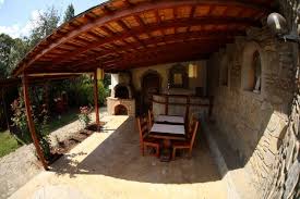 Cazare, revelion situata la intrarea in vatra dornei, in imediata apropiere a centrului turistic, casa bucovineana va intampina cu ospitalitatea specific bucovineana. Hotel Vila Iulia Vatra Dornei