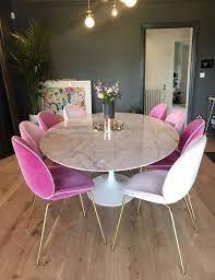Written by los angeles interior designer brooke giannetti, velvet and linen is a blog about brooke's life with her architect husband (also known as steve), her three children and her ever evolving design style. 15 Modern Velvet Dining Chairs For The Dining Room