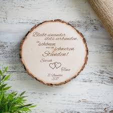 Hölzerne hochzeit sprüche gedichte geschenkideen. Baumscheibe Mit Gravur Zur Hochzeit Mit Spruch Bleibt Einander Baumscheiben Deko Baumscheiben Deko Hochzeit Baumscheiben Geschenke Holzerne Hochzeit