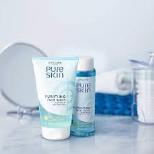 Oriflame - - Pure Skin Refreshing Face Toner A refreshing toner that  removes traces of impurities after cleansing. Formulated with natural  Pomegranate Extract and Detect Technology featuring Salicylic Acid it  tightens pores