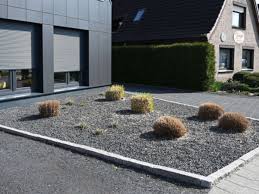 Fazit mit steinen und kies lässt sich im garten prima gestalten. Verbot Fur Steingarten Experten Sagen Schotterwusten Den Kampf An Wohnen