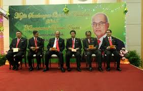 Menterinya, datuk seri alexander nanta linggi berkata, ia bagi memastikan harga minyak masak lima kilogram tidak melebihi rm30 sebotol. Sumbangan Hari Raya Oleh Ksu 2014 Di Dewan Gemilang Kementerian Dalam Negeri Kdn Putrajaya Pada 21 Julai 2014