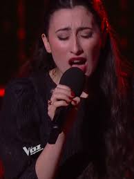 Laila Speciale del Team Lali, interpretó “L-O-V-E” de Nat King Cole 🌟 Con  actitud de showwoman y su costado jazzy, aprovechó cada detalle para  lucirse en el escenario. 📺 #LaVozArgentina con ...