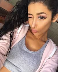 sav's pastel baby (@arellianagrande)