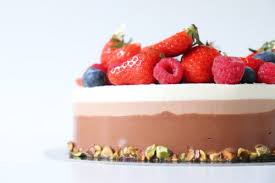 Entremets Entremets 3 Chocolats Fruits Rouges Recette Olivia Patisse En 2020 3 Chocolat Gateaux Et Desserts Chocolat
