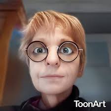 Une rando avec… un lama ? 🦙 Oui, en Alsace c'est possible grâce à  Charbo-loisirs ! Ces adorables camélidés marchent tranquille à vos côtés,  curieux et drôles à la fois. Une sortie