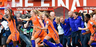 Die erste fußball europameisterschaft wurde 1960 in frankreich ausgetragen. 4 2 Gegen Danemark Niederlande Erstmals Fussball Europameister Der Frauen Kolnische Rundschau