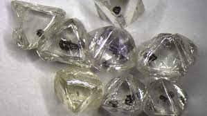 Jun 17, 2021 · 1098 karat riesendiamant in botswana gefunden es ist eines der größten jemals gefundenen exemplare: Riesendiamant In Botsuana Entdeckt Uber Tausend Karat