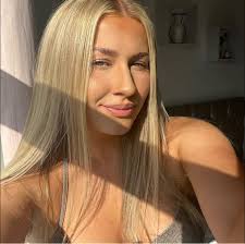 Anastasia Lewis (@anastasia.v.lewis) • Facebook