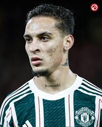 Antony has now gone 1,417 minutes of Premier League action without scoring.  He's had 48 shots in that time. (SQUAWKA