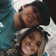 Rhett Wombles (@RhettWombles)