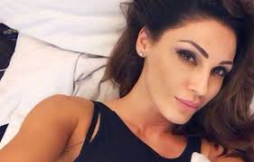 Anna tatangelo is an italian pop singer and television personality. Anna Tatangelo Net Worth How Much Does Anna Tatangelo Make Popnable