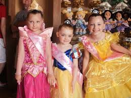 Bippity Boppity Boutique Magic Kingdom Bibbidi Bobbidi Boutique A Cheapskate Princess Guide Disney S Cheapskate Princess Bibbidi Bobbidi Boutique Disney Money Disney World Vacation