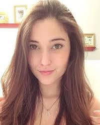 Vivian Ackerman's Instagram, Twitter & Facebook