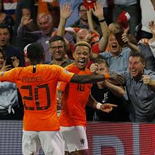 Over the years it has grown to include numerous other useful functions, such as enabling ladder only rune words outside of the battle.net ladder, enabling the uber quests outside of battle.net and various other small tweaks and additions. Oranje Feiert Grossen Sieg Danach Hat Sich Jeder Gesehnt Fussball