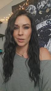 Amanda Moats's Instagram, Twitter & Facebook