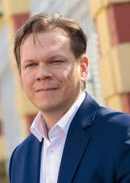 TĚŽKÁ HYBRIDNÍ ARTILERIE