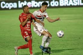 Piripiri, piauí şehri, estádio municipal de ytacoatiara stadyumunda oynanan ve maç sonucunu sitemizden takip ettiğiniz bu karşılaşmanın orta hakemi jardiel da rocha soares dir. Sao Paulo Sofre Na Bola Aerea E Perde Para Time Da Serie D Na Copa Do Brasil 01 06 2021 Esporte Folha