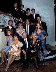 Der mann, der rollen in über 80 filmen innehatte, wurde 83 jahre alt. Bild Zu Joan Collins Der Denver Clan Bild Joan Collins John Forsythe Linda Evans Filmstarts De