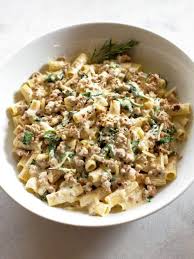 Creamy Sausage And Spinach Pasta The Girl Who Ate Everything Recipe Creamy Sausage Pasta Ground Italian Sausage Recipes Risotto Recipes