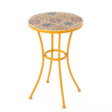 This End Table Is A Great Way To Add A Splash Of Sunlight To Your Patio With Yellow Accents On The Tile In 2020 Metal Outdoor Side Table Outdoor Side Table