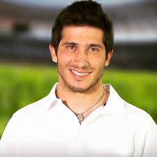 Damien Alvarez's Instagram, Twitter & Facebook