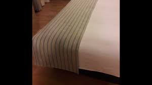 Per gli abbinamenti eminza ti propone una grande scelta di. Come Fare Uno Scaldapiedi Per Letto How To Make A Bed Runner By Saxy Dexx Youtube